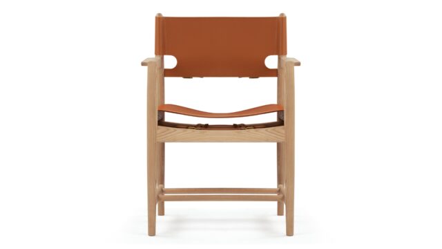 The Aksel – ウィスキーブラウンヴィーガンレザー, アームチェア