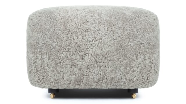 The Tired Man – ソフトグレー ラグジュアリーシープスキン, オットマン